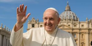 O Vaticano confirmou, nesta segunda-feira, 21 de abril de 2025, que o Papa Francisco faleceu em decorrência de um acidente vascula